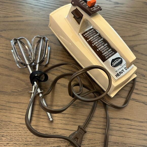 Vintage Sunbeam Hand Mixer works all parts included - Picture 10 of 14